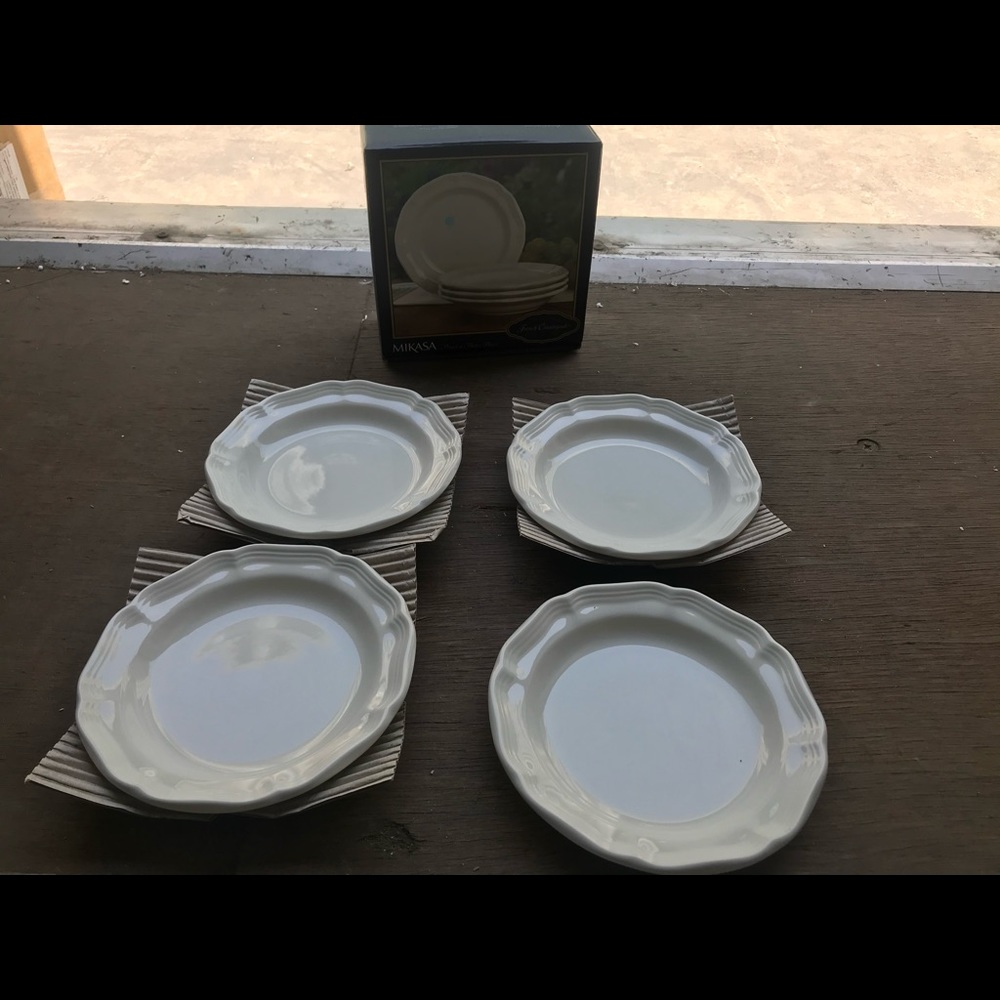 Mikasa French countryside set of 4 butter plates